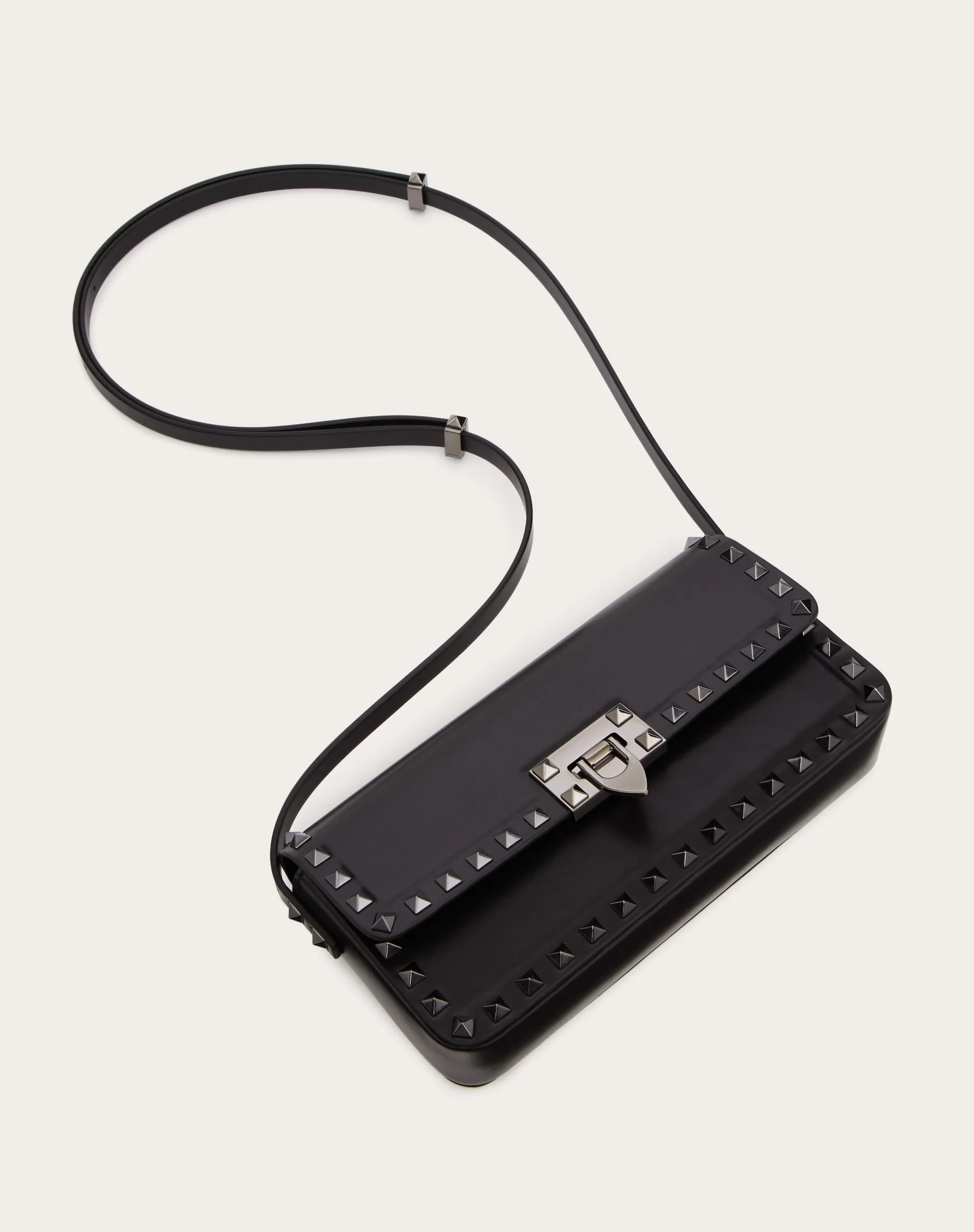 BORSA A SPALLA ROCKSTUD23 E/W IN VITELLO LISCIO