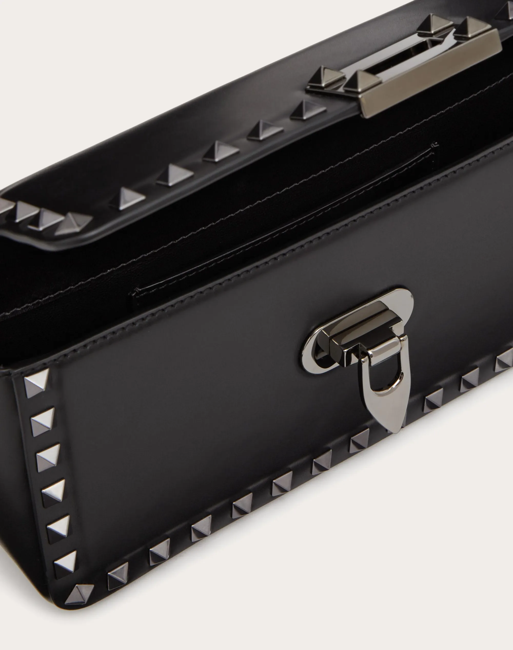 BORSA A SPALLA ROCKSTUD23 E/W IN VITELLO LISCIO