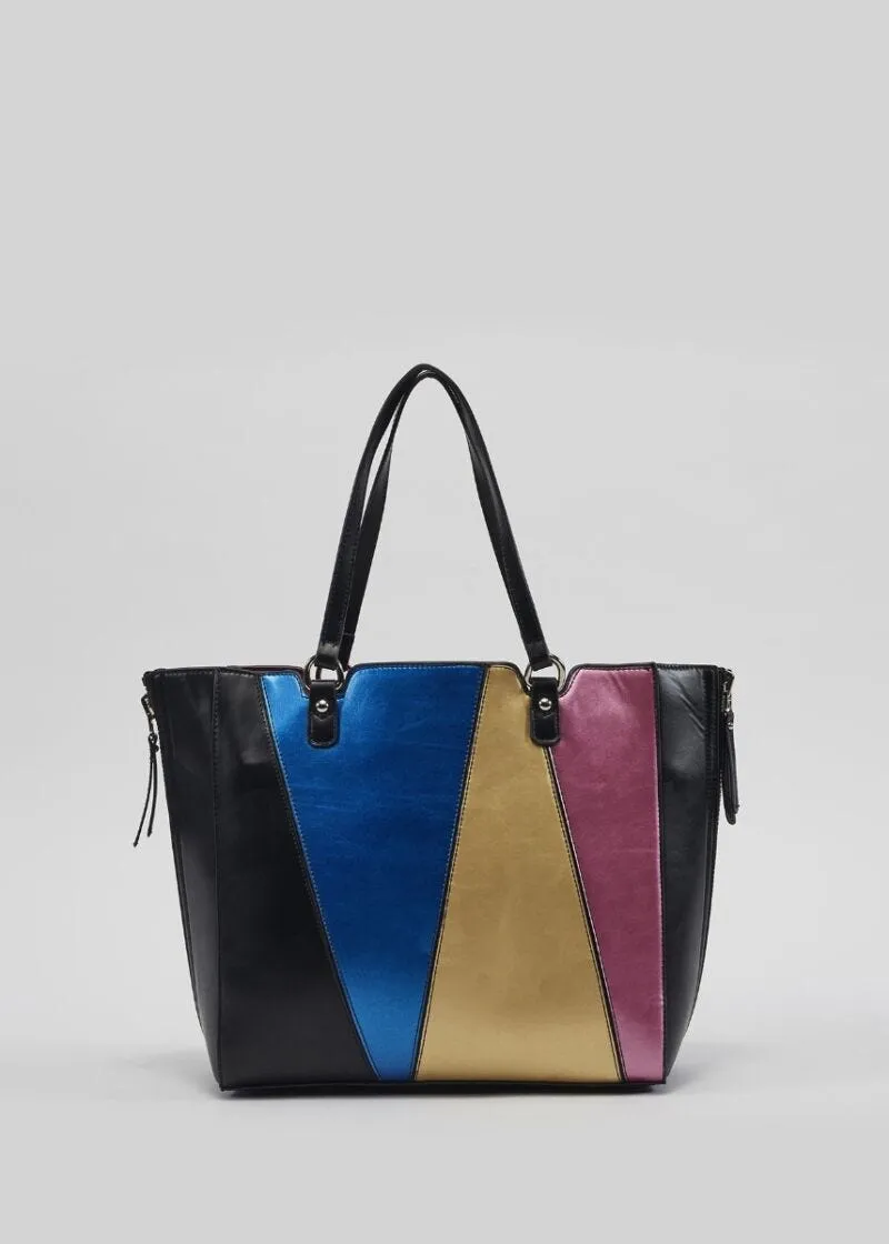 Borsa shoulder con borchie e patch