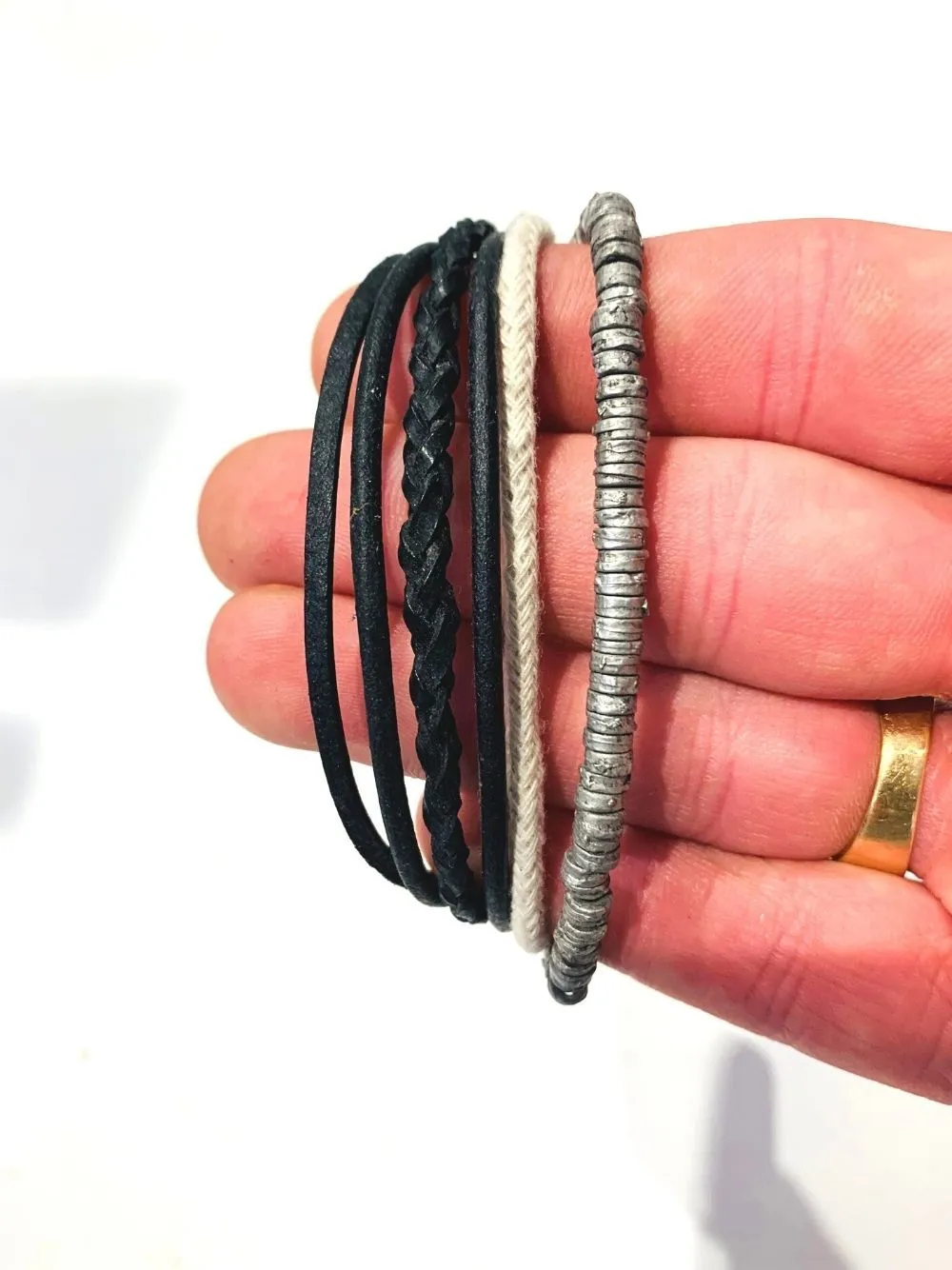 bracciale fili di cuoio