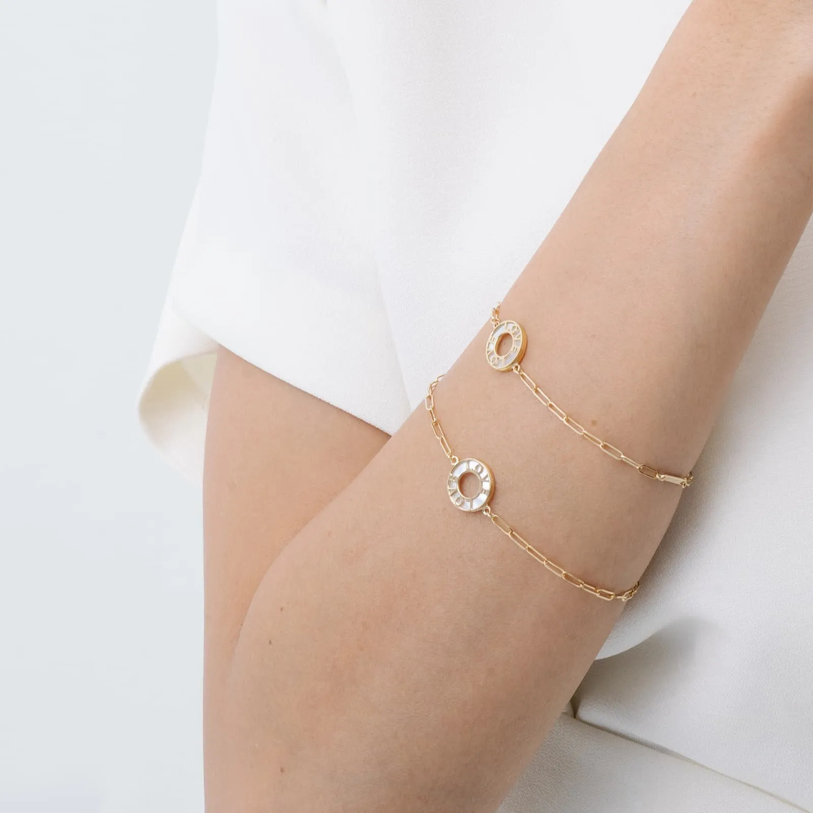 Bracciale in oro con scritta LOVE