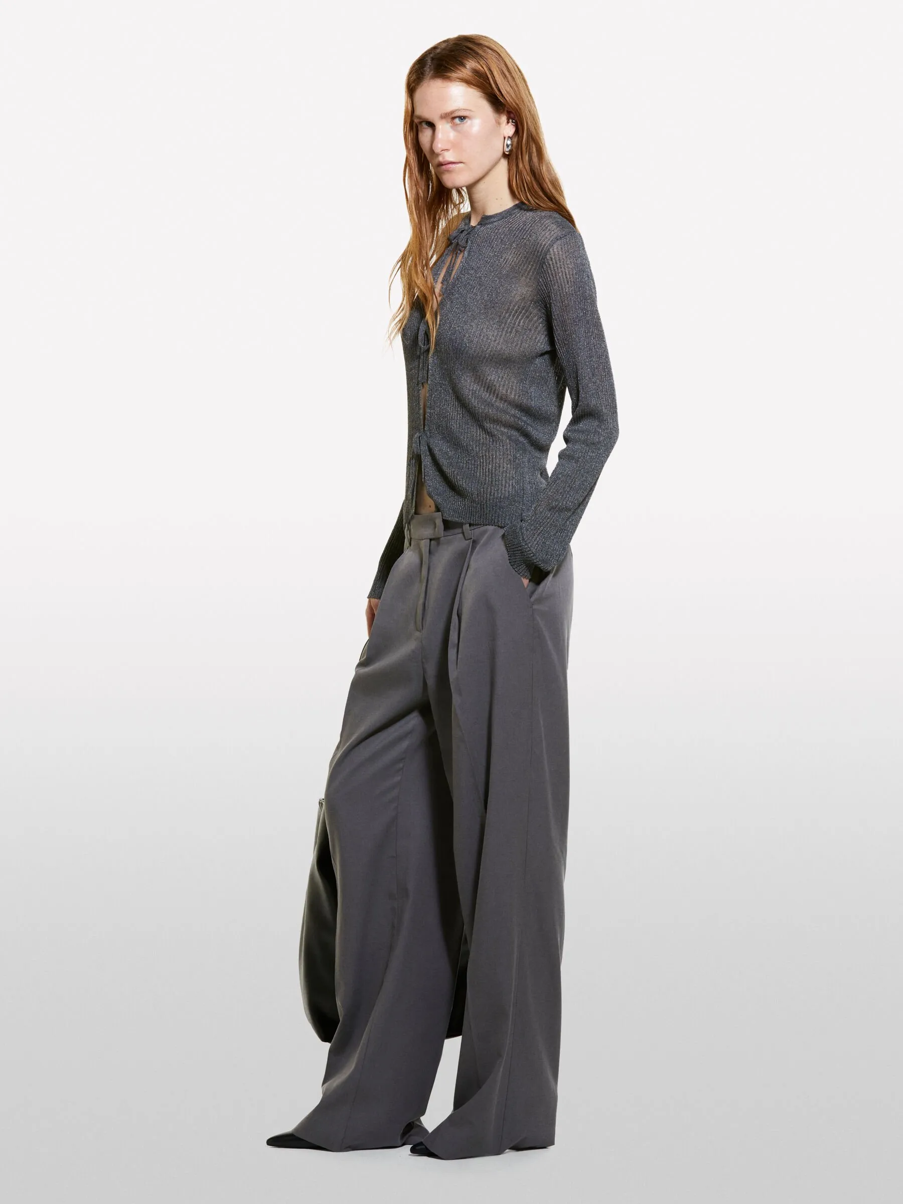 Cardigan grigio scuro con laccetti