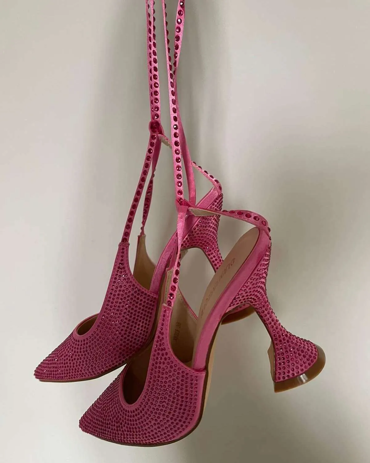 Decolleté a punta allacciate con strass - Rosa