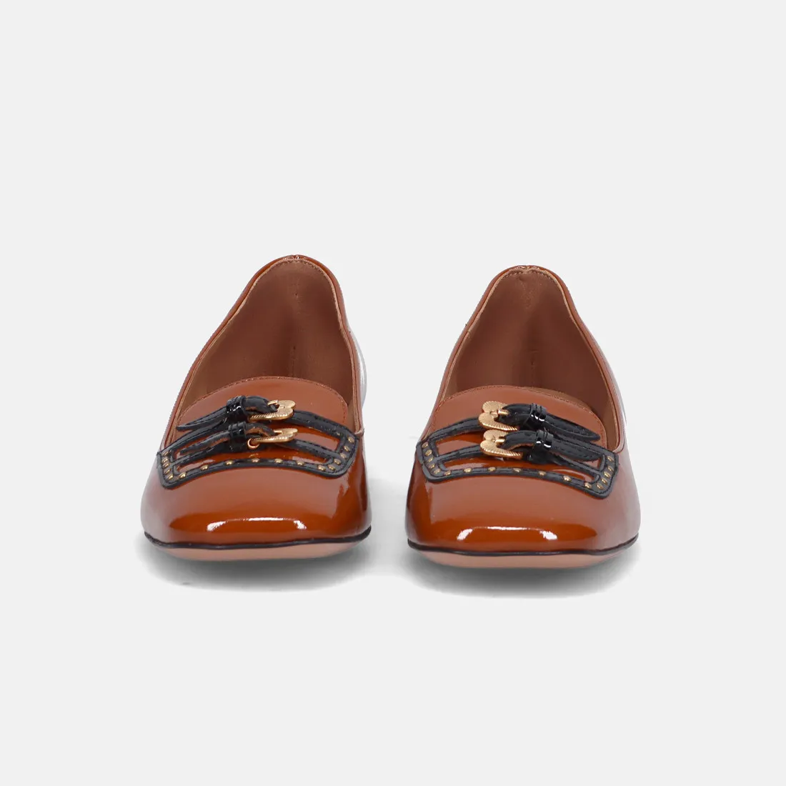 Elegante mocassino A.Bocca in vernice cuoio con fibbiette