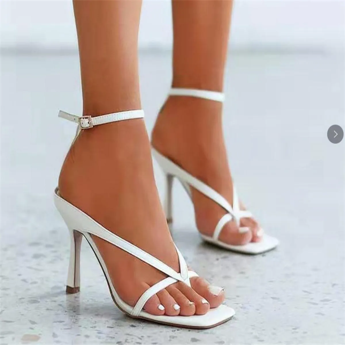Europa Più Il Formato 43 Sandali Delle Donne di Estate 2022 di Nuovo Modo Punta Quadrata Tacchi a Spillo Scarpe da Donna Infradi