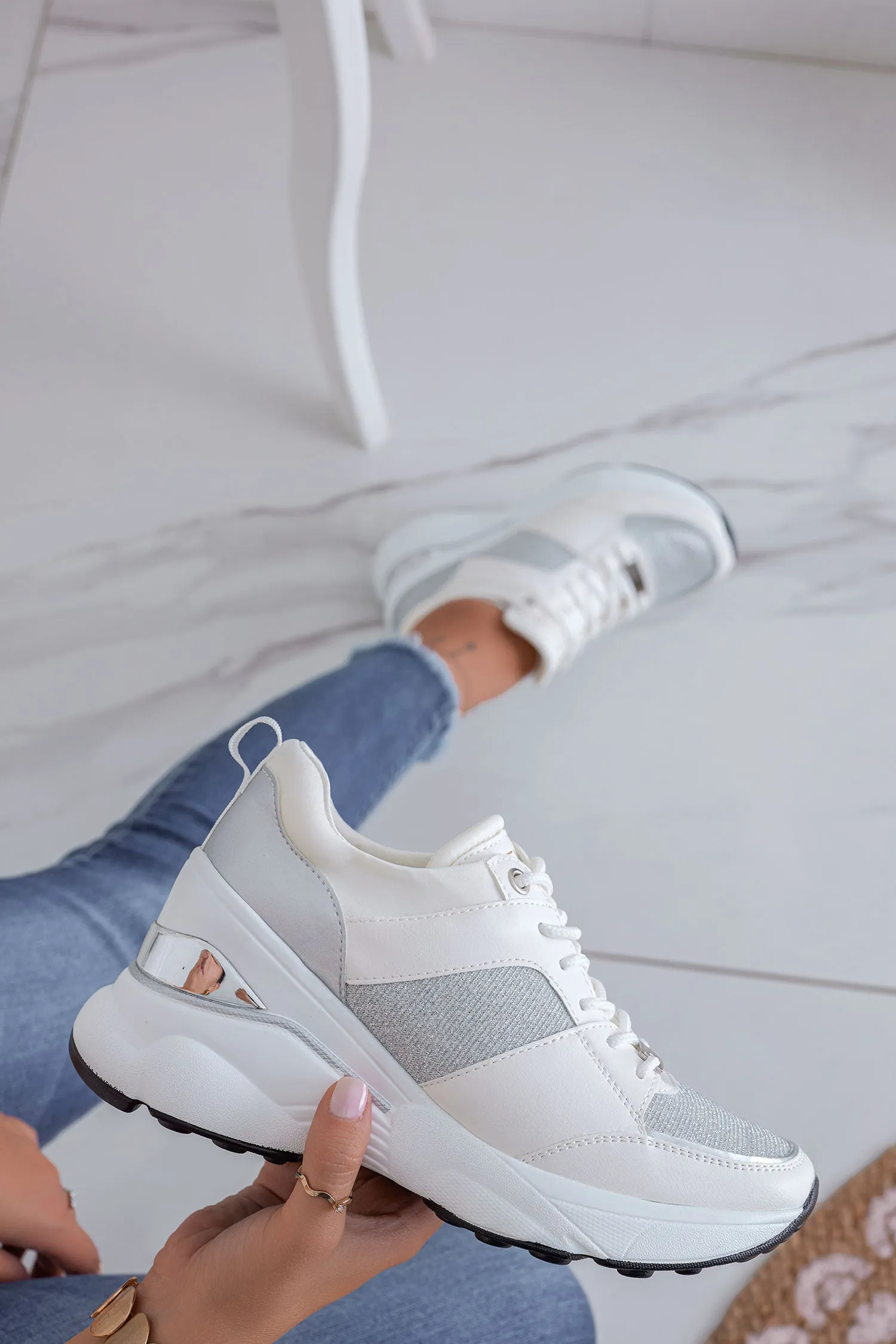 FREYA - Sneakers bianche Alexoo con inserti glitter argento