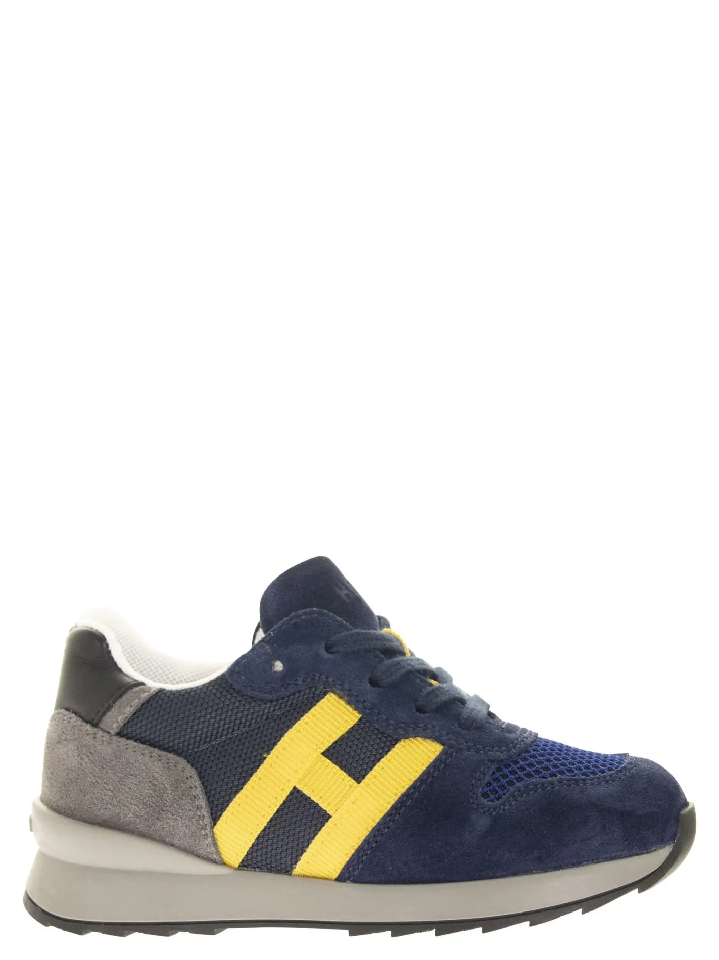J484 – Sneakers