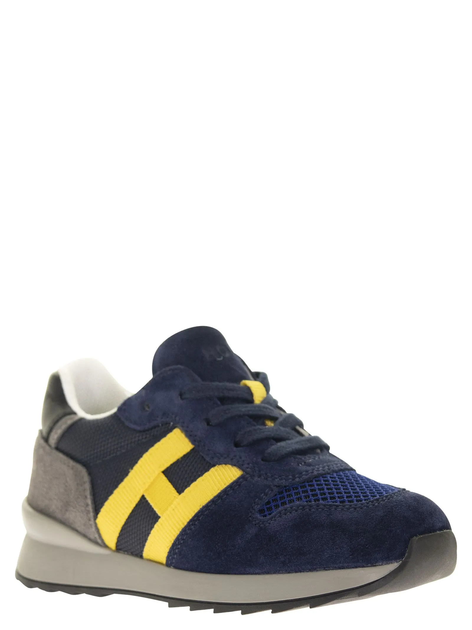 J484 – Sneakers