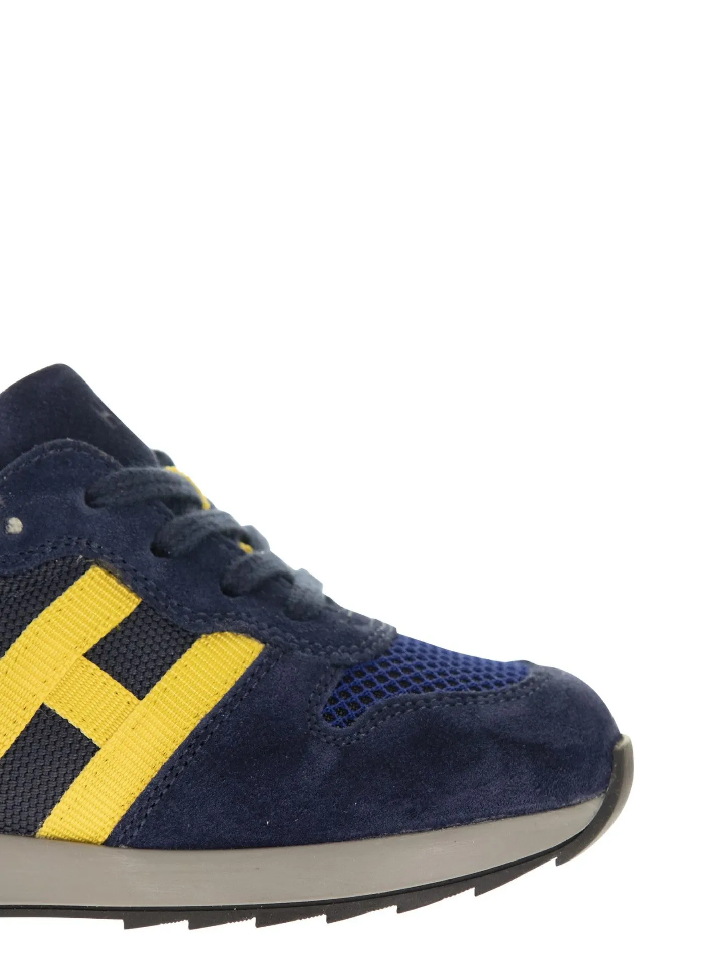 J484 – Sneakers