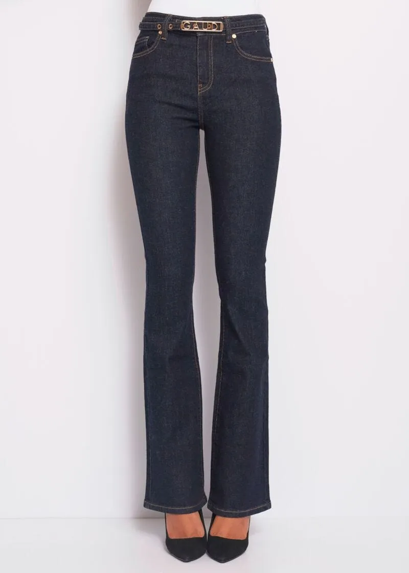 Jeans a campana con cintura