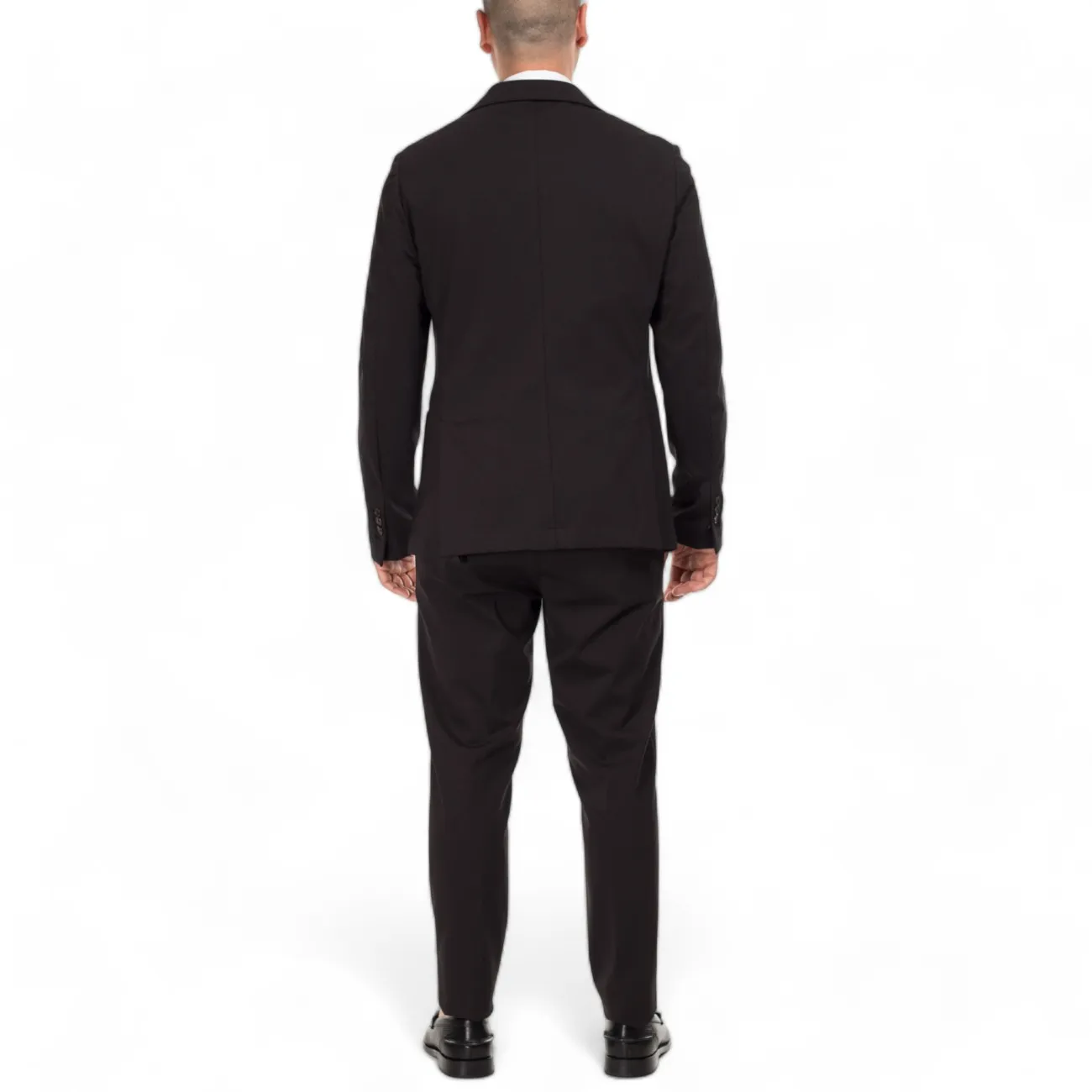 Outfit giacca due bottoni nera