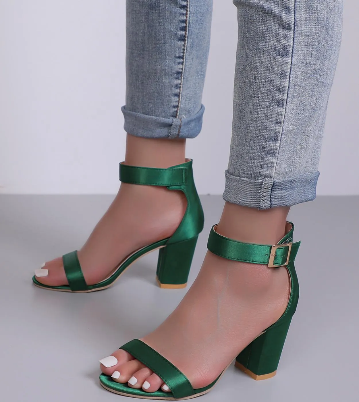 Sandali con tacco alto quadrati da donna con punta aperta di alta qualità Décolleté con cinturino alla caviglia Scarpe con tacco