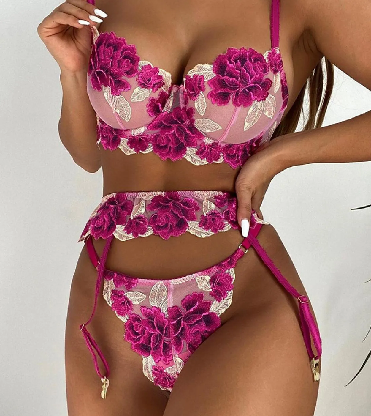 Set reggiseno in pizzo ricamato a 3 pezzi Set reggiseno floreale da donna con ferretto  set intimo perizoma Set di biancheria i