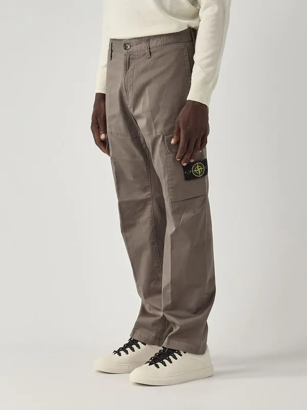STONE ISLAND  Pantalone uomo Stone Island in cotone organico stretch Fango