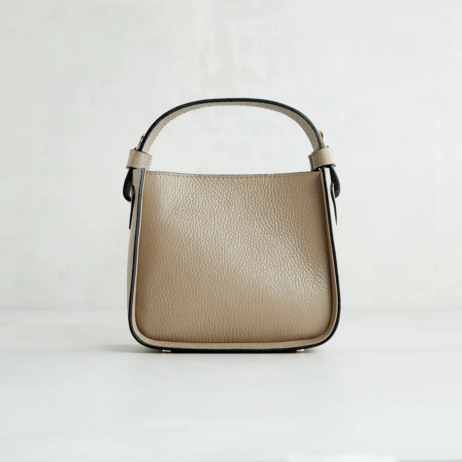 V-Bag in Pelle Tortora