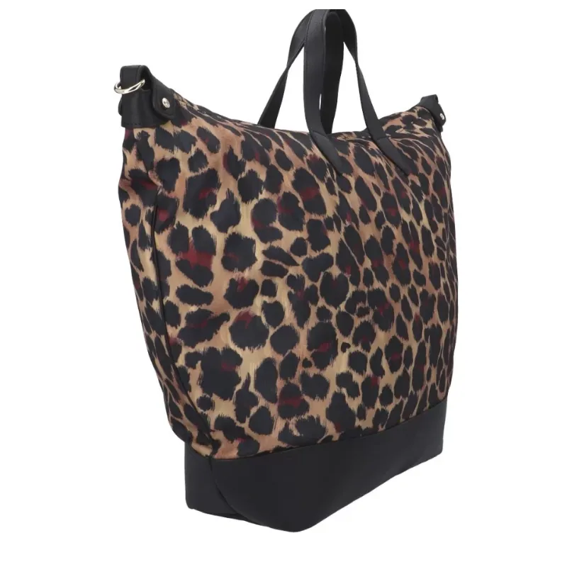 Ynot? Shopping Leopard Space